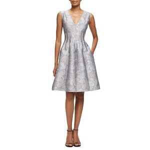 RUNWAY. $2990 Oscar de la Renta FLORAL DAMASK JACQUARD Size: 10